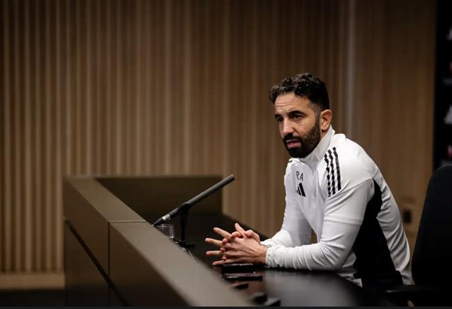 Ruben Amorim cập nhật chấn thương của Bruno Fernandes